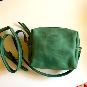 Surf color New Portland leather Mesa bag